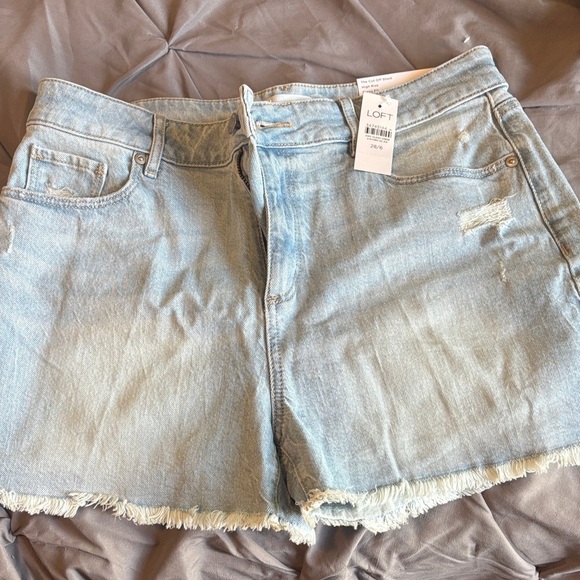 LOFT Light Wash Denim Jean Shorts - Picture 1 of 8